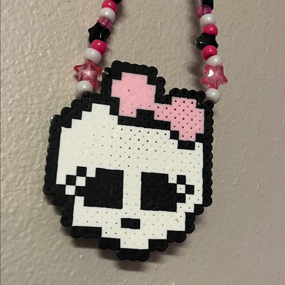 Monster High Draculaura Kandi/Perler Necklace - Picture 2 of 3